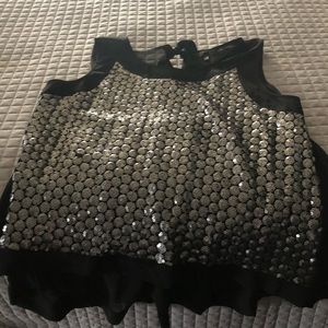 Sleeveless top!